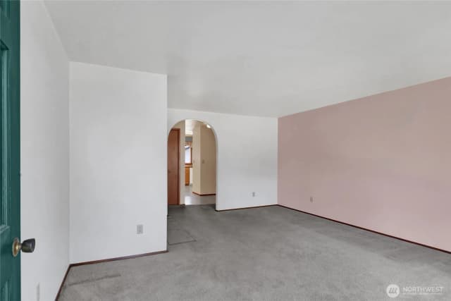 Property photo for 13176 Avon Allen Road, Mount Vernon photo 4