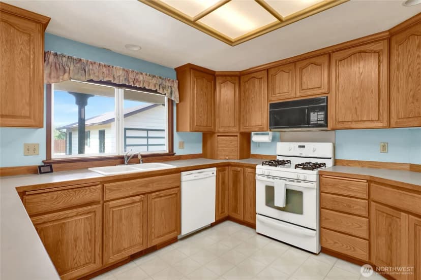 Property photo for 13176 Avon Allen Road, Mount Vernon photo 14