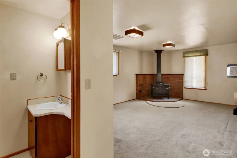 Property photo for 13176 Avon Allen Road, Mount Vernon photo 10