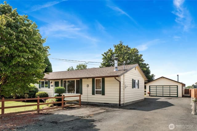 Property photo for 13176 Avon Allen Road, Mount Vernon