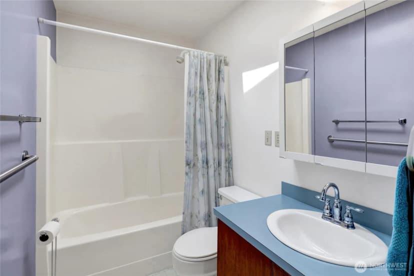Property photo for 13176 Avon Allen Road, Mount Vernon photo 23
