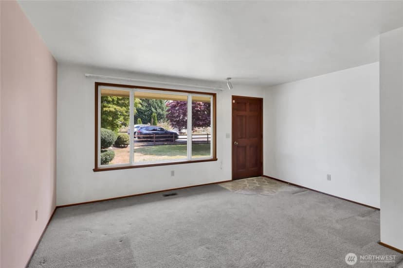 Property photo for 13176 Avon Allen Road, Mount Vernon photo 6