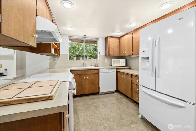Property photo for 8826 Cascadia Avenue, Everett photo 18
