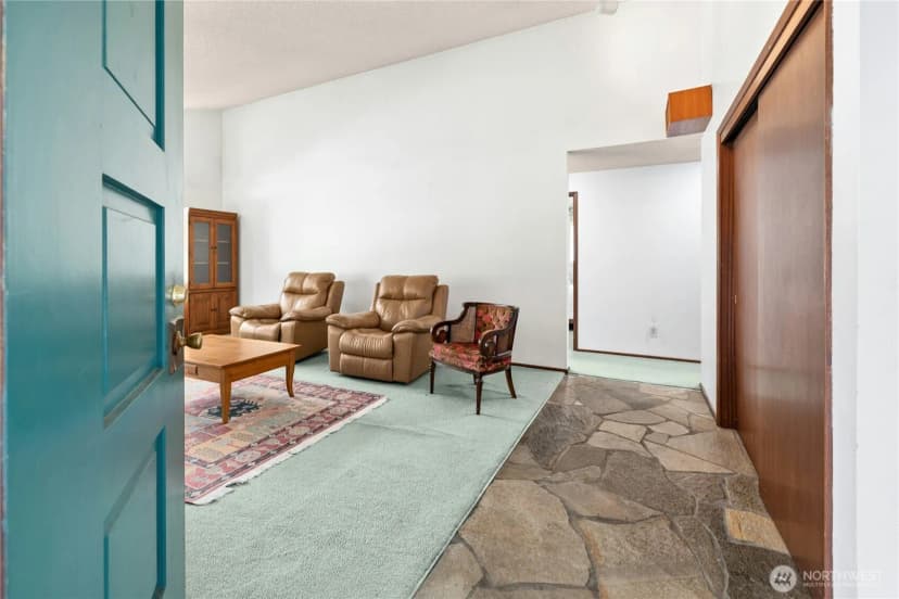 Property photo for 8826 Cascadia Avenue, Everett photo 6