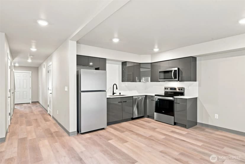 Property photo for 612 & 614 122nd Street Ct E, Tacoma photo 10