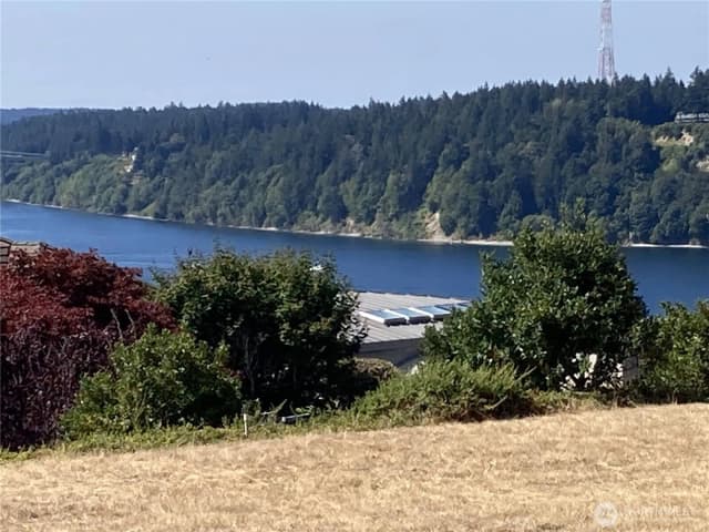 Property photo for 6723 N Parkview Lane, Tacoma photo 5