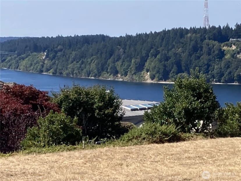 Property photo for 6723 N Parkview Lane, Tacoma photo 5
