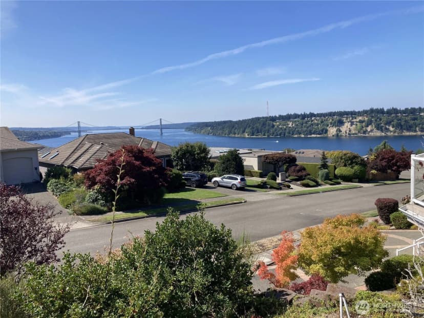 Property photo for 6723 N Parkview Lane, Tacoma photo 7