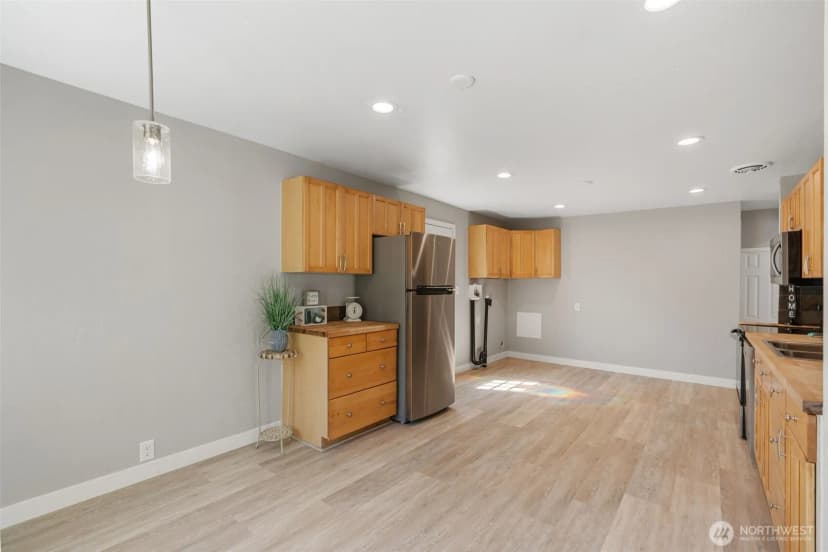 Property photo for 451 N 4th Street, Toledo photo 14