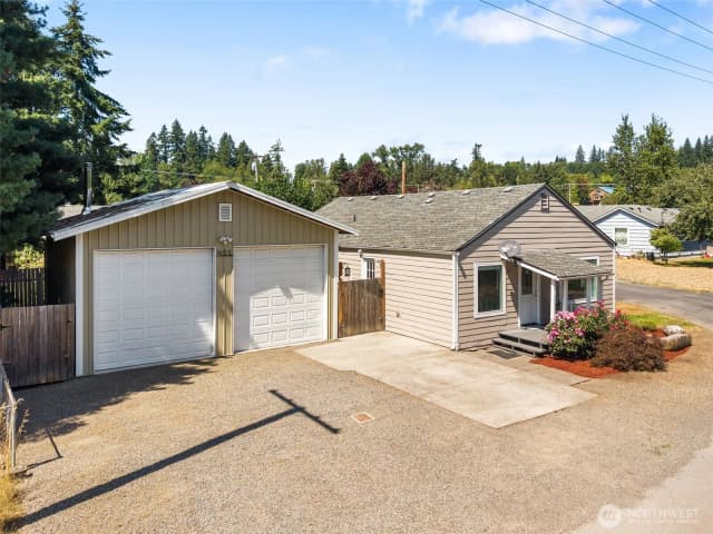 Property photo for 451 N 4th Street, Toledo photo 3