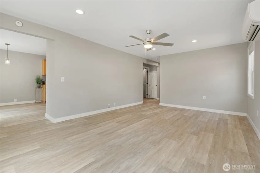 Property photo for 451 N 4th Street, Toledo photo 10