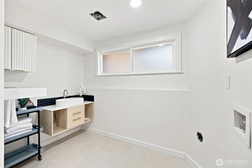 Property photo for 15237 Ne 3rd Street, Bellevue photo 35