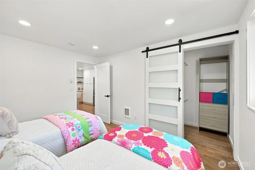 Property photo for 15237 Ne 3rd Street, Bellevue photo 24
