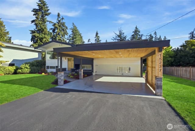 Property photo for 15237 Ne 3rd Street, Bellevue photo 5