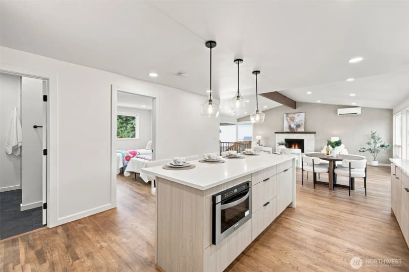Property photo for 15237 Ne 3rd Street, Bellevue photo 13