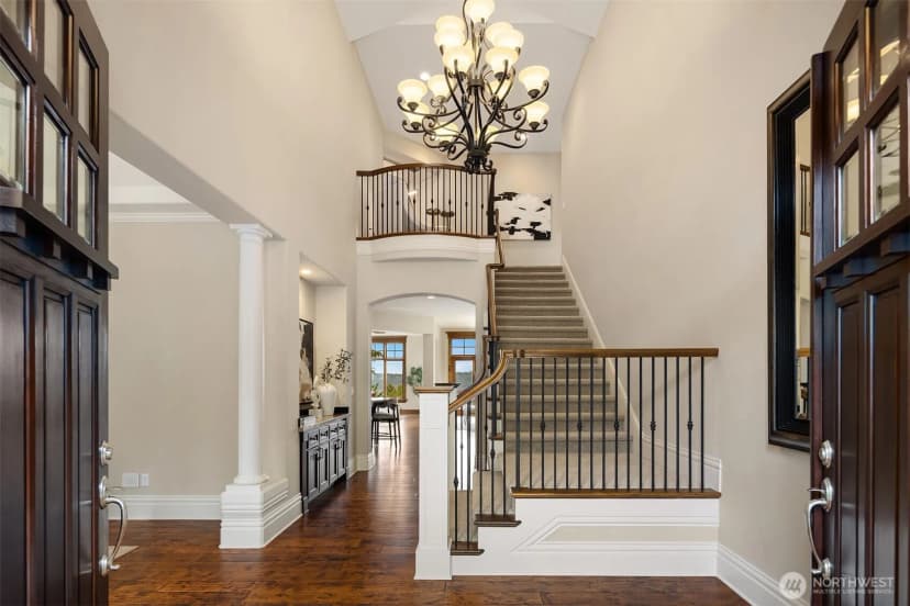 Property photo for 522 Timber Creek Drive Nw, Issaquah photo 2
