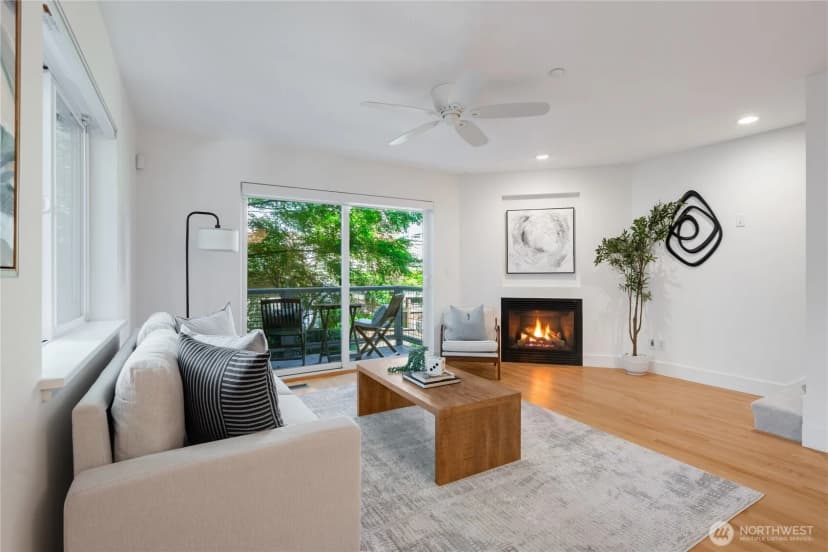 Property photo for 3648 Francis Avenue N #d, Seattle photo 6
