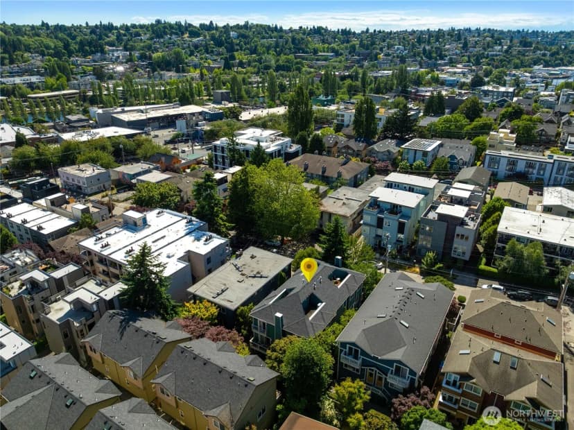 Property photo for 3648 Francis Avenue N #d, Seattle photo 29