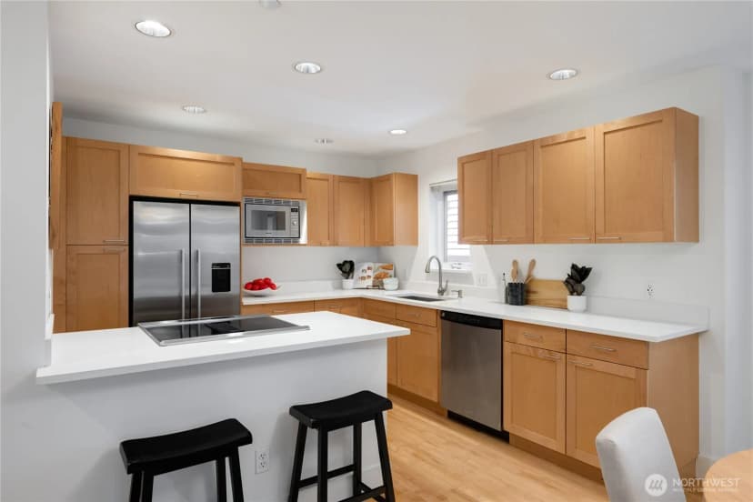 Property photo for 3648 Francis Avenue N #d, Seattle photo 11