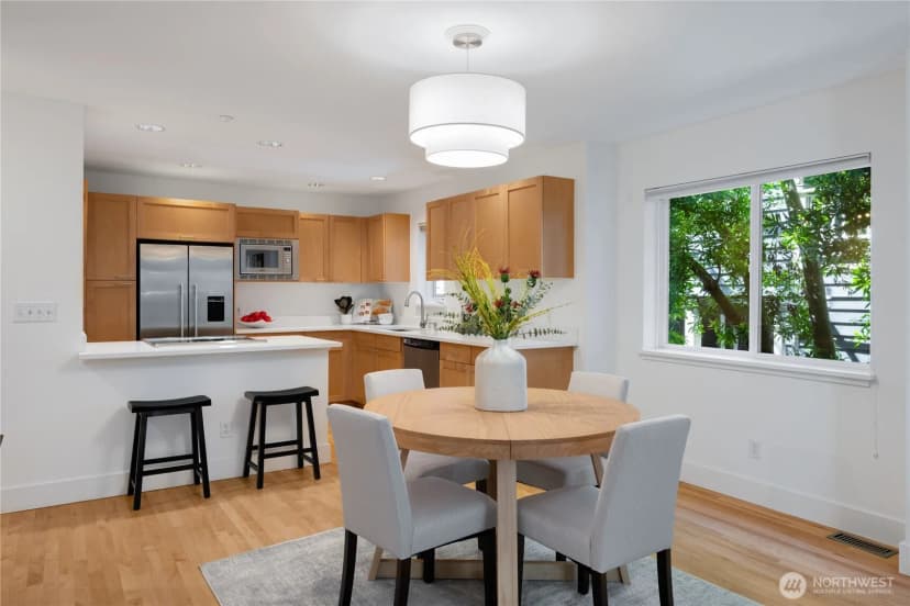 Property photo for 3648 Francis Avenue N #d, Seattle photo 10