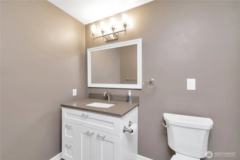 Property photo for 718 C Street, Blaine photo 16