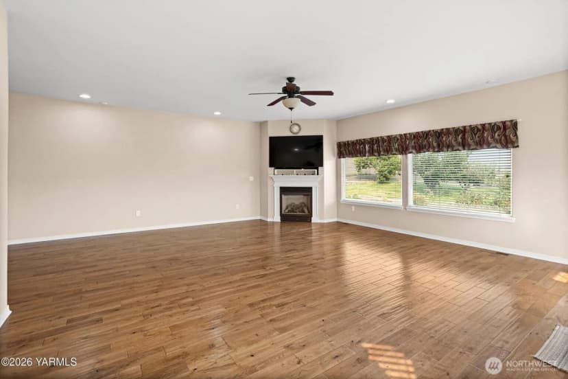 Property photo for 11601 Marble Court, Yakima photo 3
