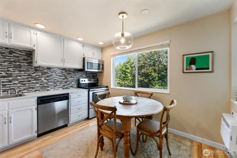 Property photo for 610 Aloha Street #302, Seattle photo 2