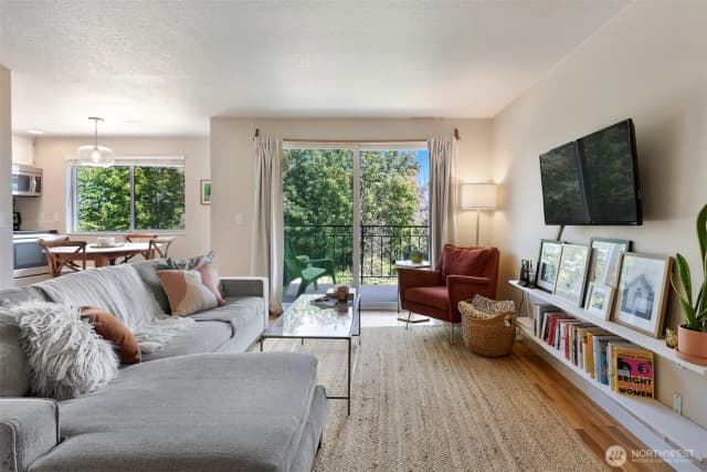 Property photo for 610 Aloha Street #302, Seattle