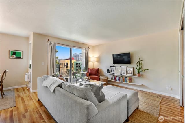 Property photo for 610 Aloha Street #302, Seattle photo 5
