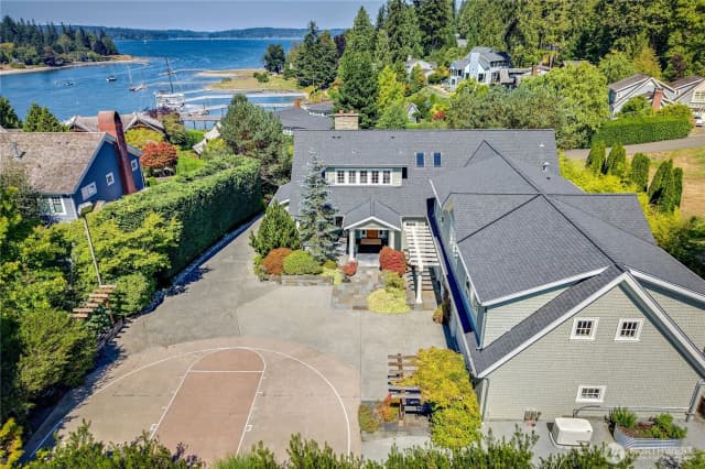 Property photo for 9223 Allens Cove Lane Ne, Bainbridge Island photo 3