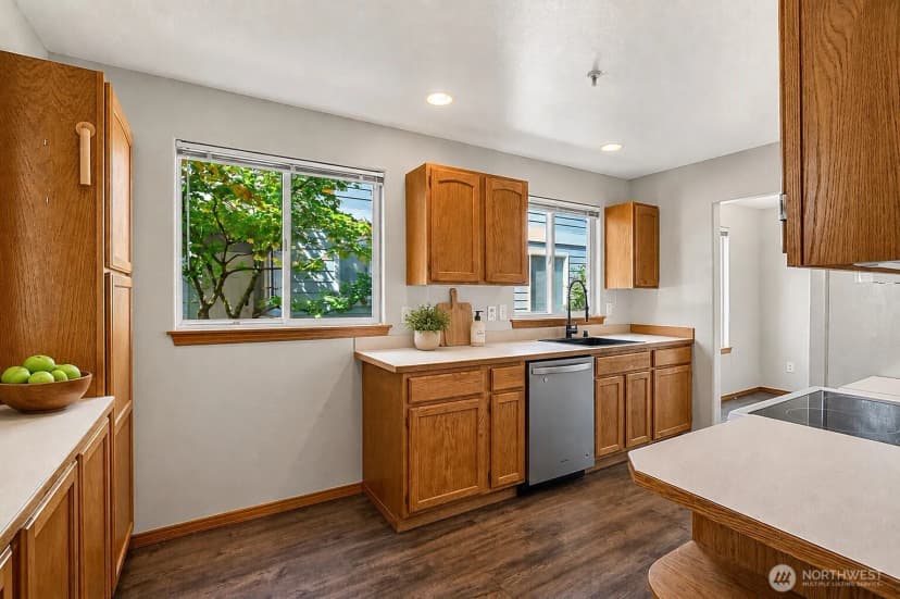 Property photo for 625 101st Place Se #a, Everett photo 8