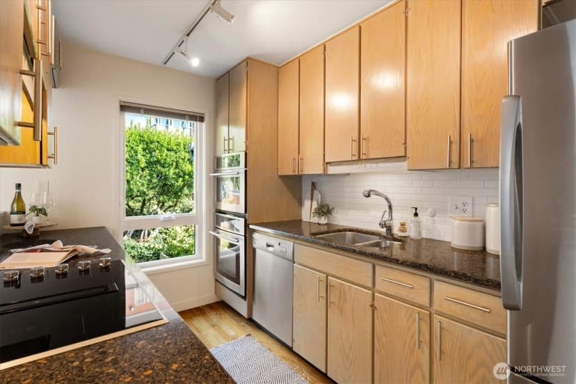 Property photo for 101 Nw 58th Street #12, Seattle photo 17