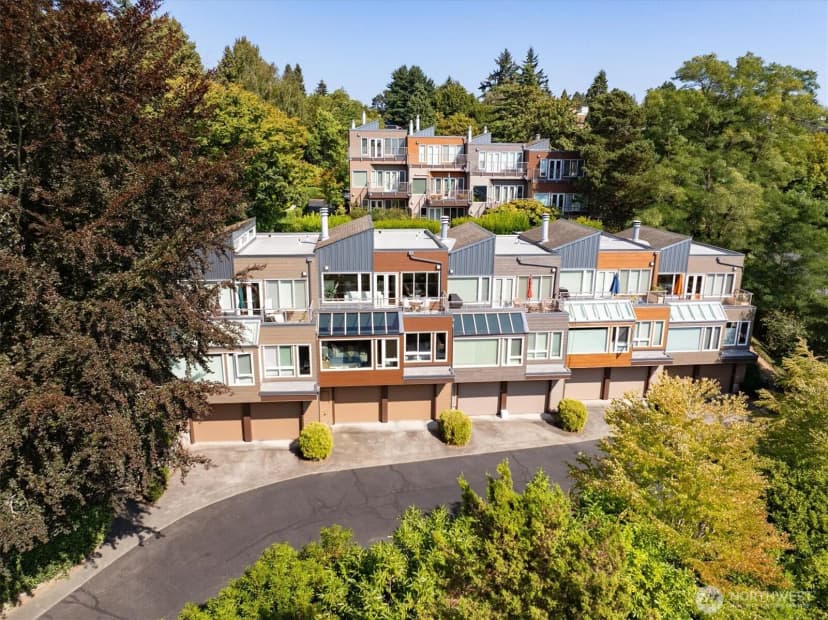 Property photo for 101 Nw 58th Street #12, Seattle photo 2