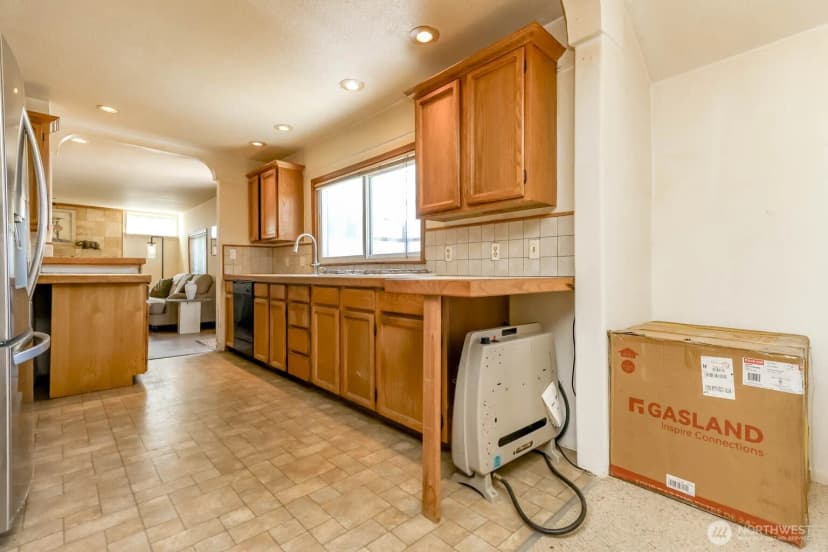 Property photo for 24925 20th Avenue S, Des Moines photo 18