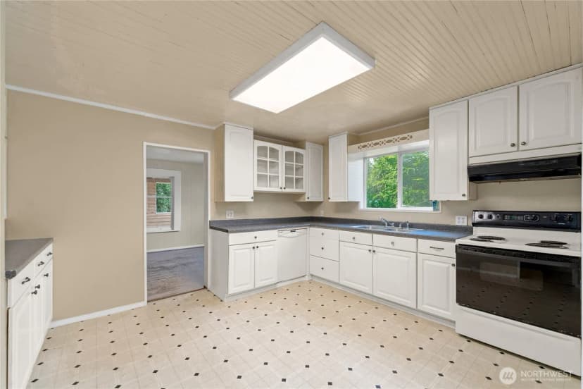Property photo for Address withheld, Maple Valley photo 8