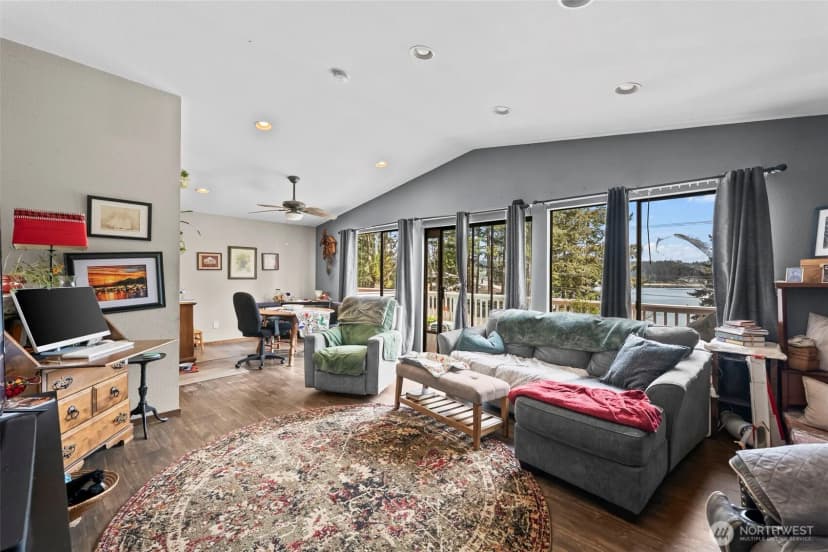 Property photo for 296 298 North Shore Boulevard, Fox Island photo 33