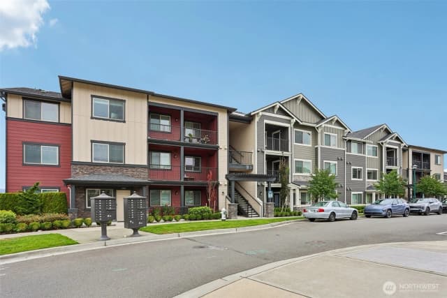 Property photo for 921 Westridge Way Ne #304, Issaquah photo 2