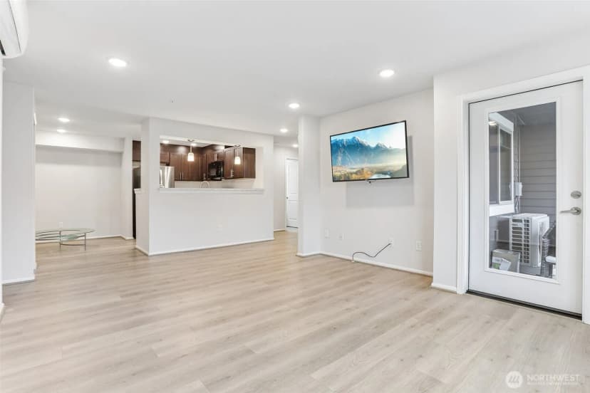 Property photo for 921 Westridge Way Ne #304, Issaquah photo 17