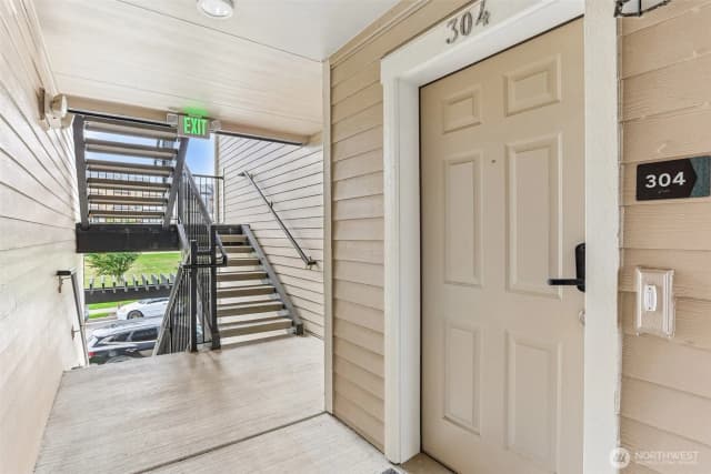 Property photo for 921 Westridge Way Ne #304, Issaquah photo 4