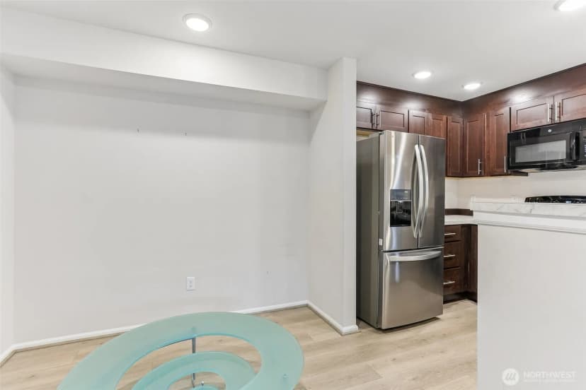 Property photo for 921 Westridge Way Ne #304, Issaquah photo 15