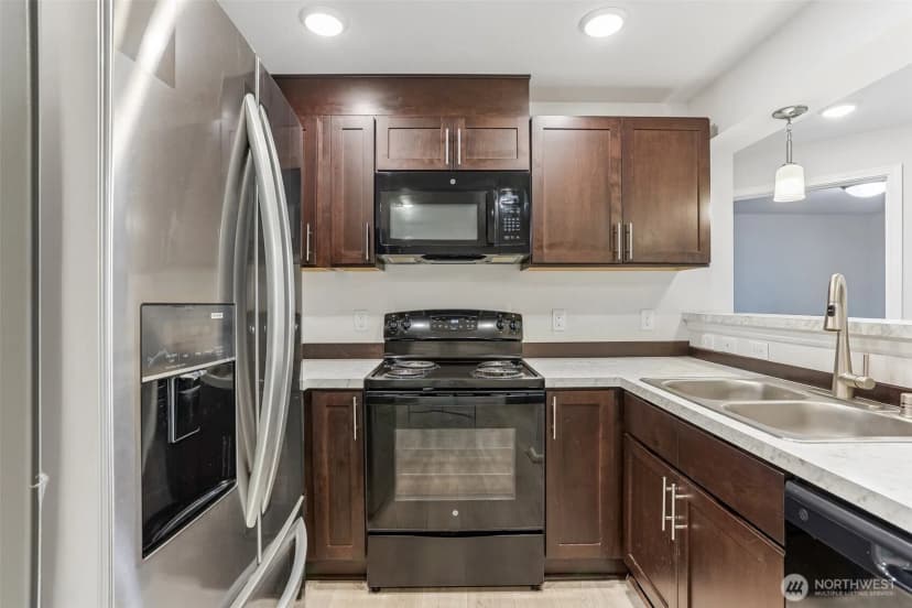 Property photo for 921 Westridge Way Ne #304, Issaquah photo 9