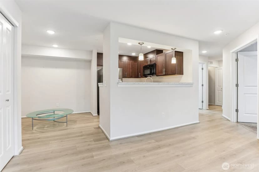 Property photo for 921 Westridge Way Ne #304, Issaquah photo 16