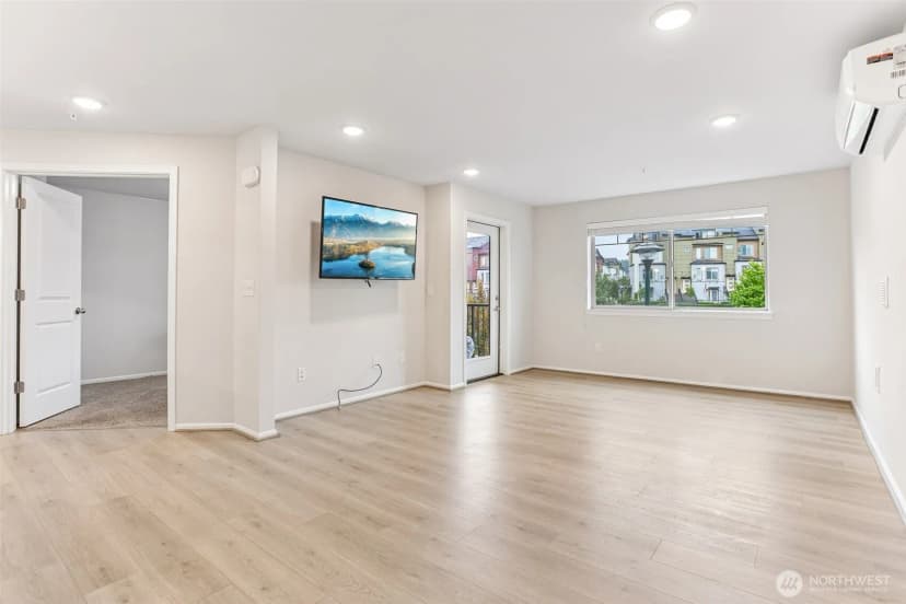 Property photo for 921 Westridge Way Ne #304, Issaquah photo 19