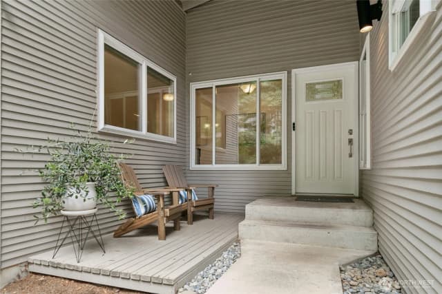 Property photo for 1115 Wildwood Boulevard Sw, Issaquah photo 2