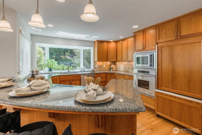 Property photo for 12617 Ne 5th Street, Bellevue photo 11