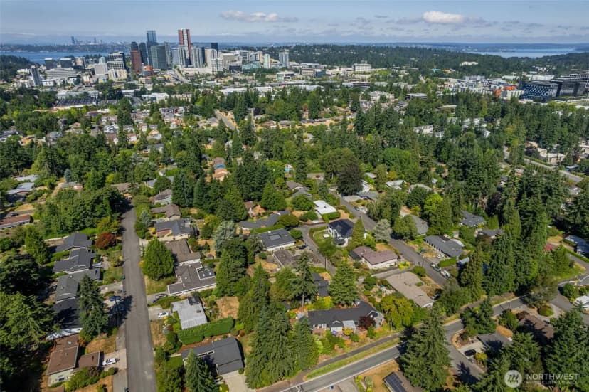 Property photo for 12617 Ne 5th Street, Bellevue photo 32