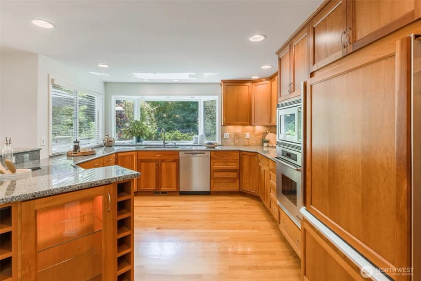 Property photo for 12617 Ne 5th Street, Bellevue photo 13