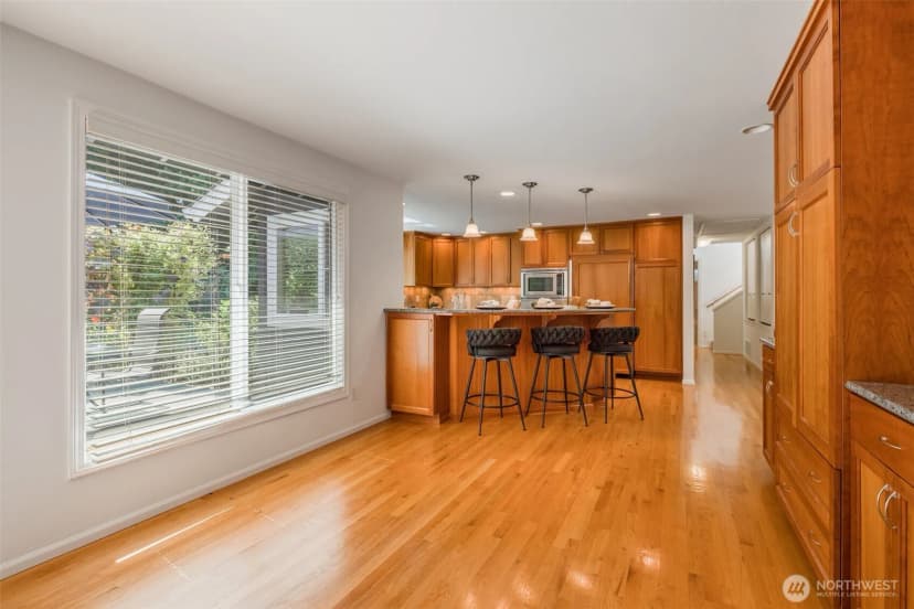 Property photo for 12617 Ne 5th Street, Bellevue photo 16