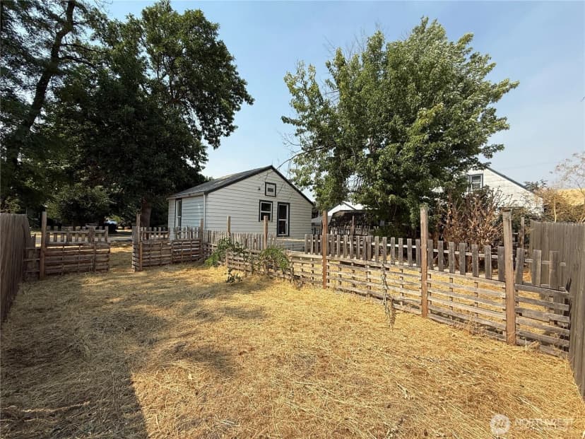 Property photo for 115 W 2nd Street, Waitsburg photo 16