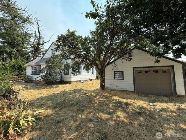 Property photo for 115 W 2nd Street, Waitsburg photo 3
